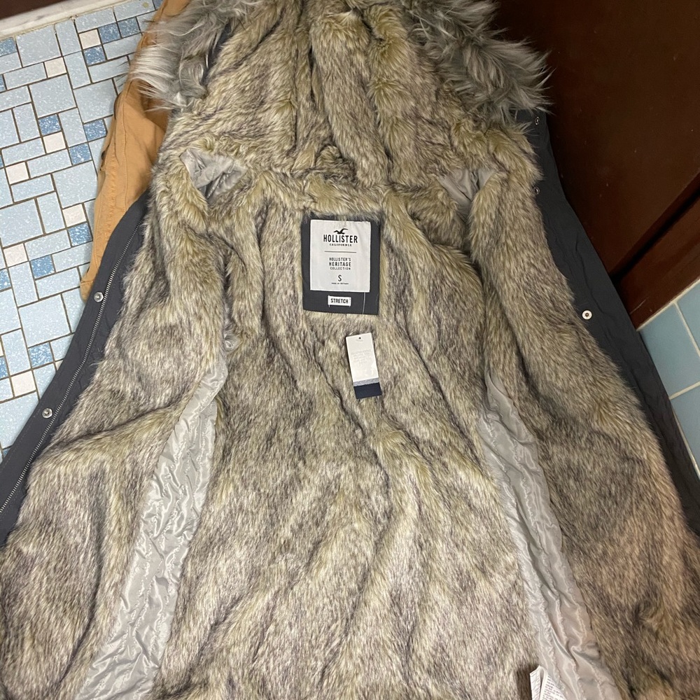 Hollister faux lined parka